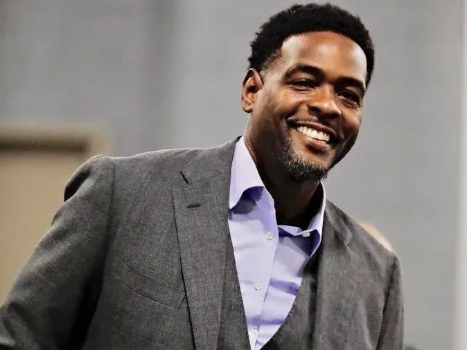 Chris Webber: Biography, NBA Career, Wife, Family & Hall of Fame